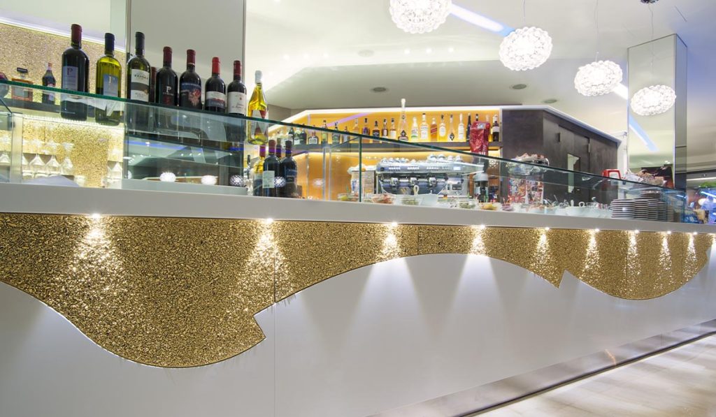 Progetto arredo negozio bar Villanova foto n.15224