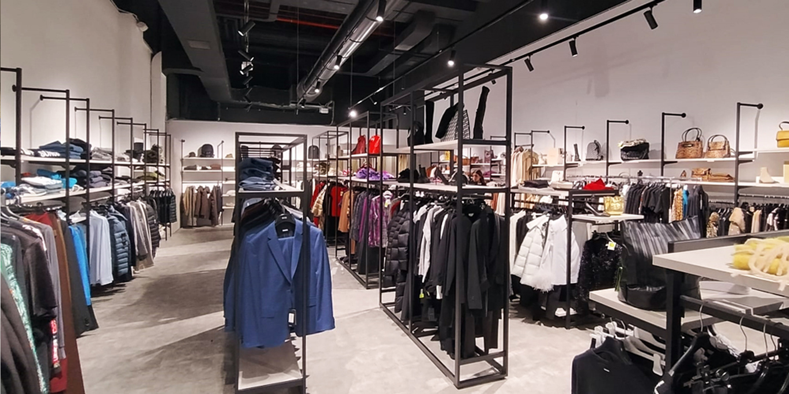 scaffali arredamento negozio abbigliamento